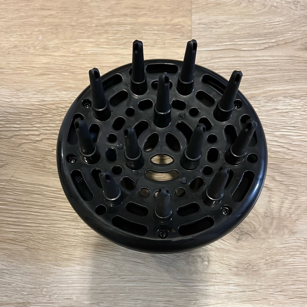 ***NWOT large black diffuser.